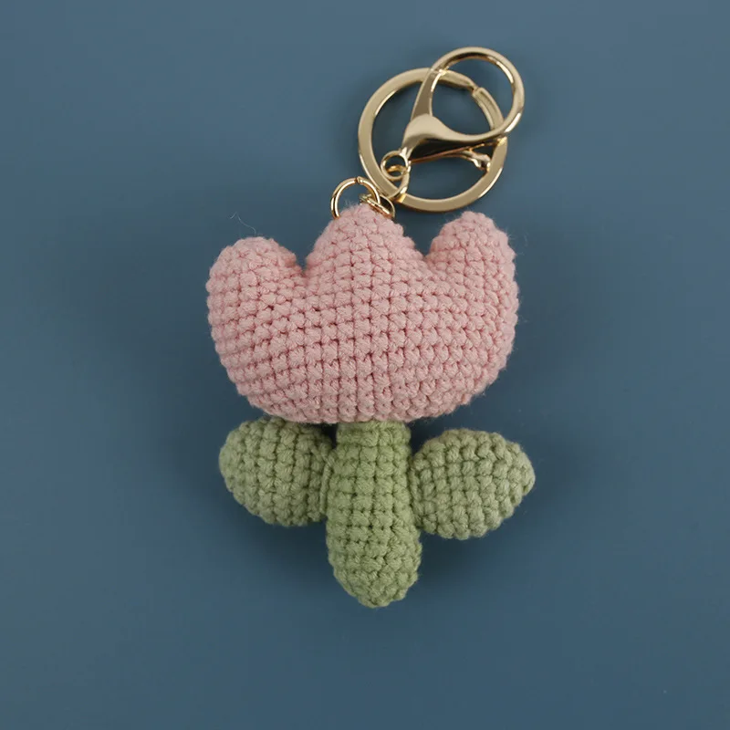 Gehäkelter Tulpen-Schlüsselanhänger, handgewebter Blumen-Schlüsselanhänger, Mädchen-Rucksack-Anhänger, kreatives gestricktes Blumen-Geschenk – Detail 2
