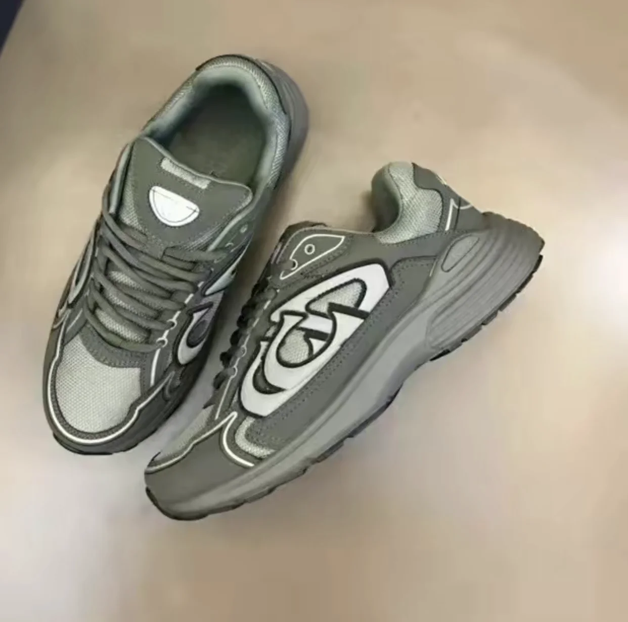 2024 Luxury Quality Casual Sneakers Lace-up Round Toe Running Shoes Leather Suede Patchwork Flat Shoes Fashion B30 Sneakers