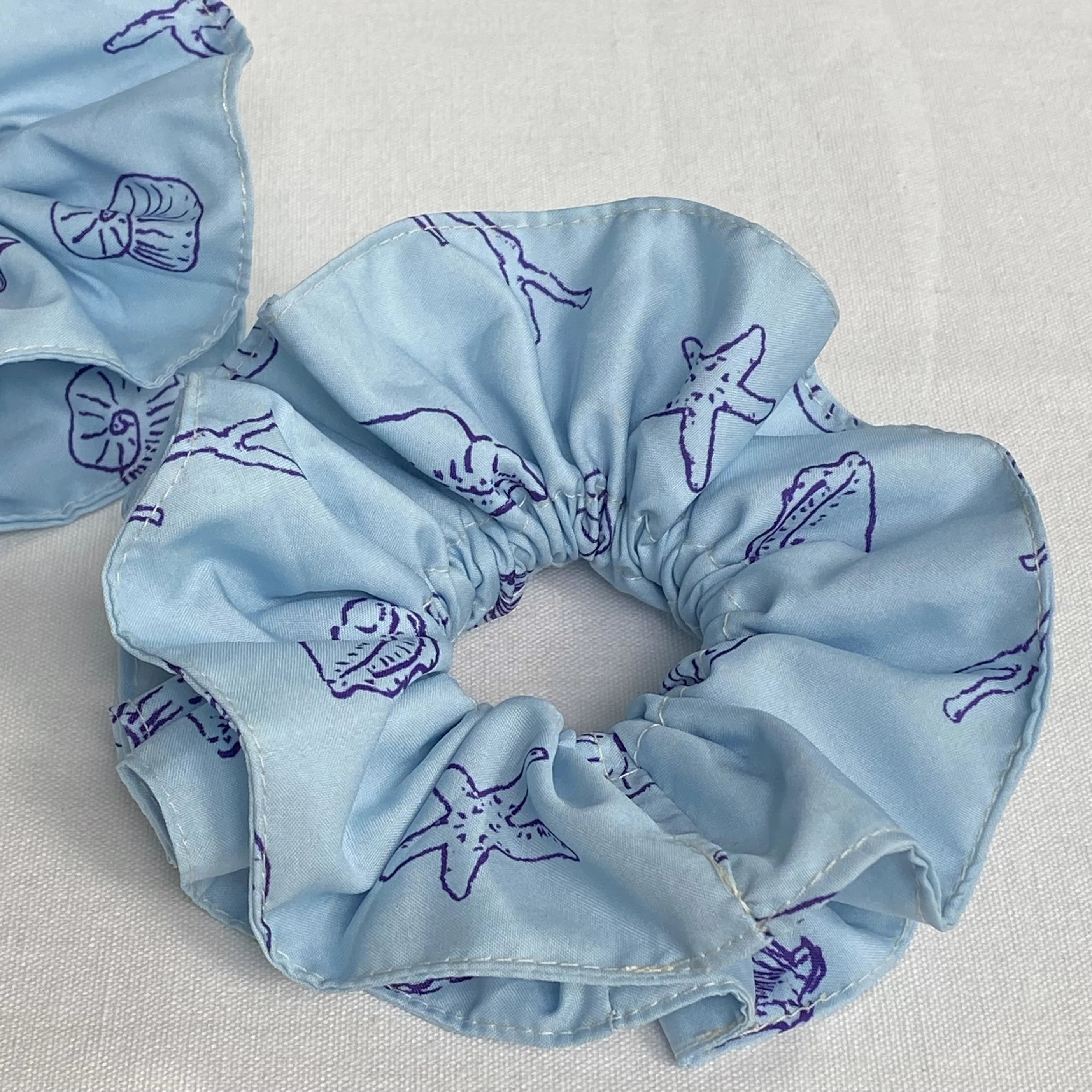 1PC Light Blue Sea Creature Print Hair Scrunchie, Cute Ruffled Hair Tie, Beach - Style Hair Accessory For Women