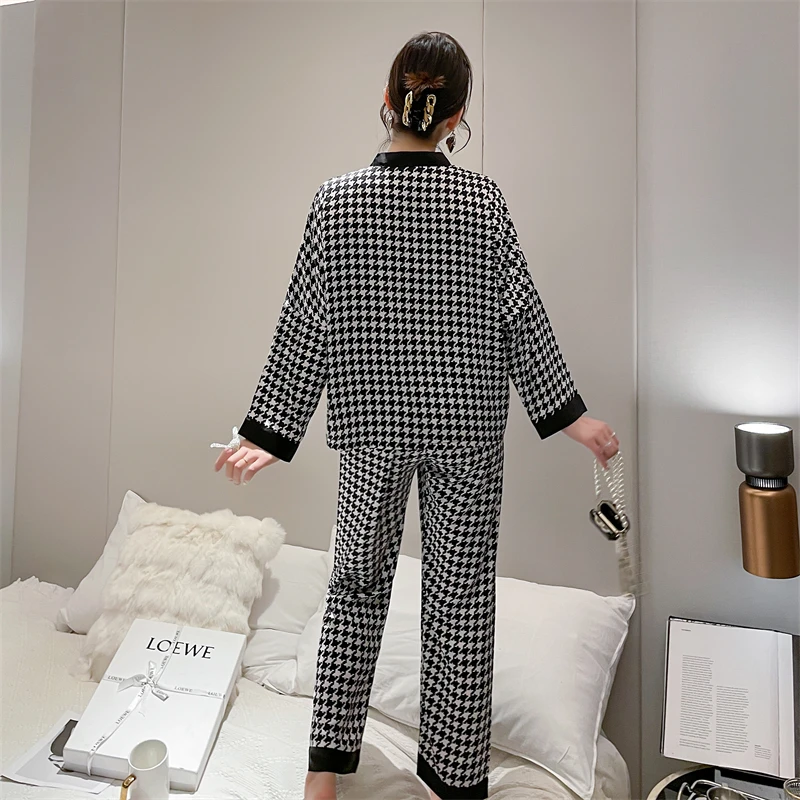 2022 New Style Spring Pajamas Women's Long-sleeved Ice Silk Home Clothes Two-piece Set Pajama Set Women Satin Pajamas