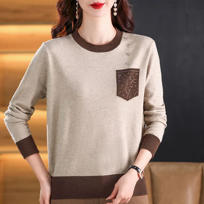 

Autumn and Winter Fashion Trends Colored Round Neck Beads Versatile Casual Loose Design Feel Large Women's Knitted Sweater