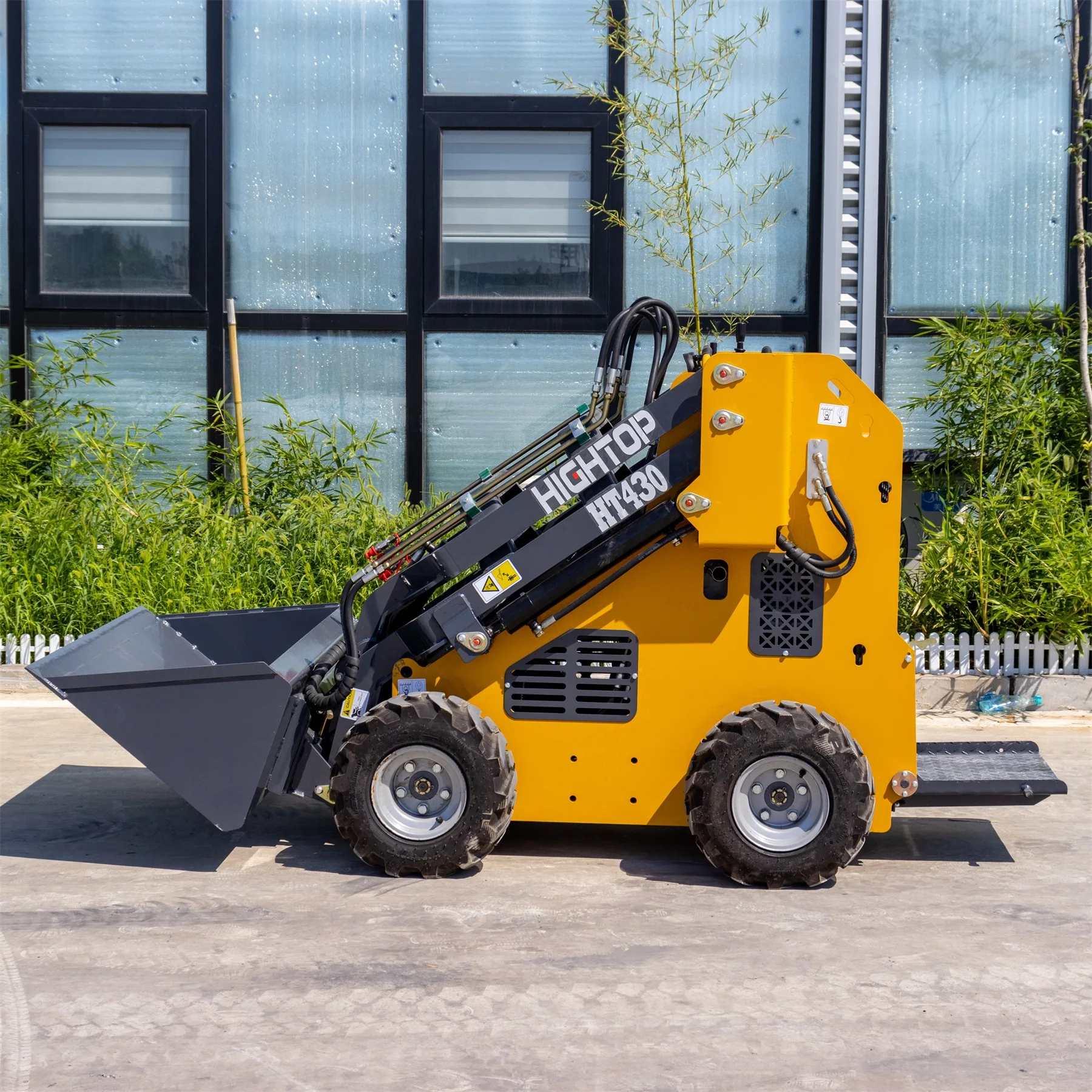Mini chargeur diesel Skid Steer Jane, Big Flow, 23HP, E27 Auto Droeling Flood, certifié CEC