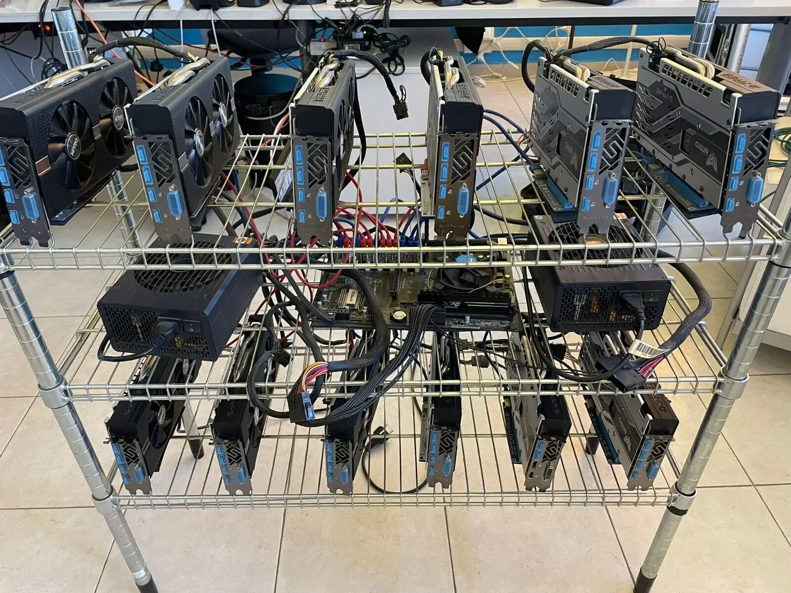 

Aa полная майнинговая установка-12X RX580 8 ГБ-350-400Mh/s эфириум Биткоин DOGE SHIBAINU-показать оригинальное название