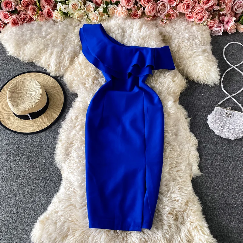

Autumn and Winter New Temperament Oblique Collar Shoulder Off the Girl Slim Slim Peplum Mid-length Dress