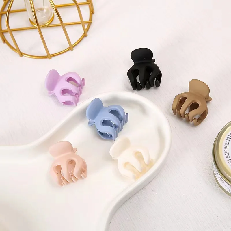 

Plastic Mini Hair Clip Claw Cute Hair Clips Plastic Black Hairpin Clamp for Ladies Headwear Hair Styling Tools