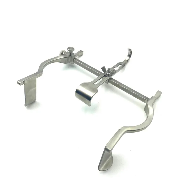 Balfour retractor blade detail