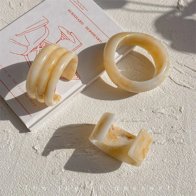 Braccialetti larghi in resina braccialetti rotondi geometrici