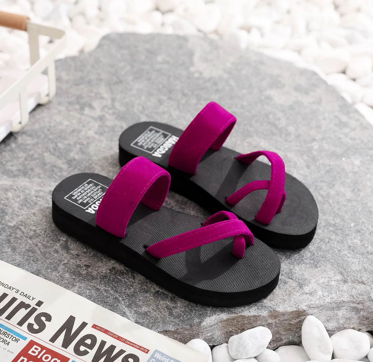 Women Slippers Summer Outdoor Light Weight Cool Shoes Ladies Flat Flip-flop Non-slip Basic Home Slippers Pantuflas Mujer