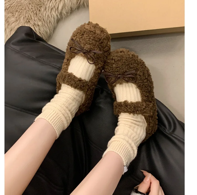 Women Flats Shoes Comfort Round Toe Soft Sole Shoes Outdoor Warm Short Plush Shoes For Winter