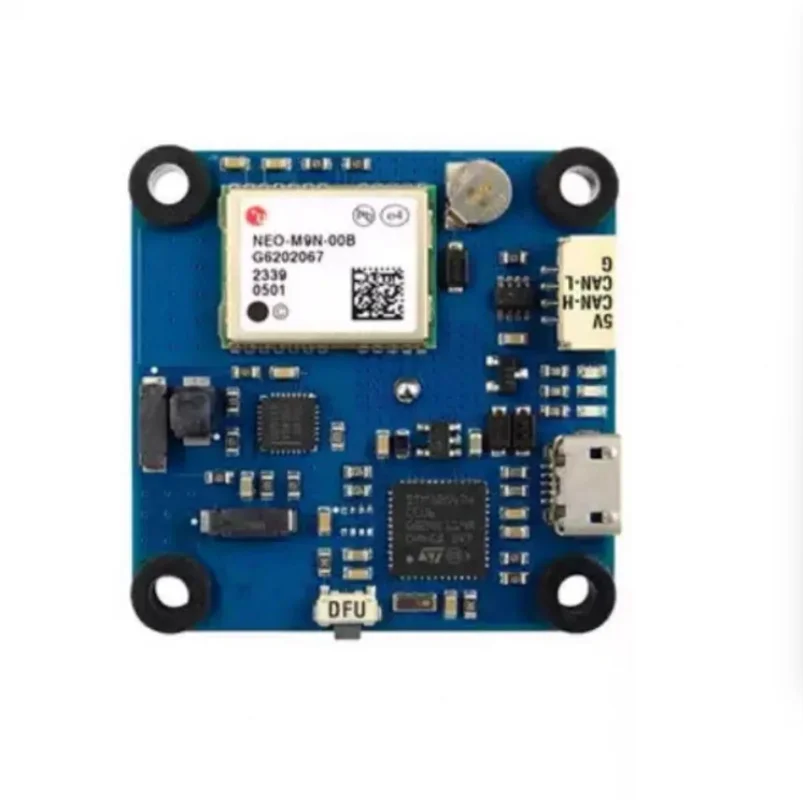 Module GNSS M9N avec boussole RM3100 et interface CAN/UART pour drone FPV, installé sur un drone FPV.