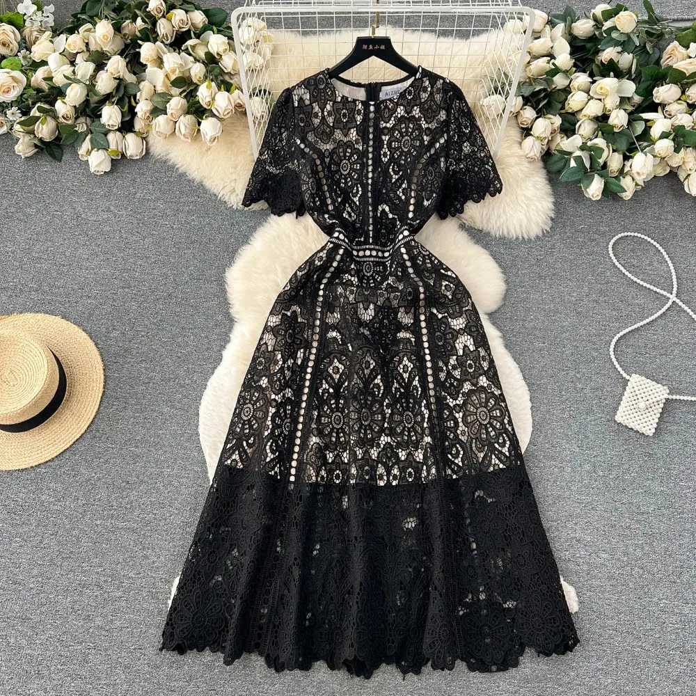 Graceful Women's Solid Color Retro Style Lace Patchwork V-Neck Polka Dot Long Sle | ChicGrl