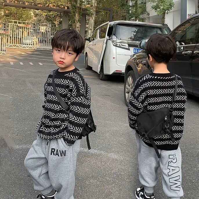

Children's Clothing 2023 New Winter Clothes Knitted Striped Retro Men's Sweater Baby Bottoming Shirt Jacket