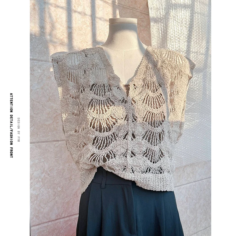 

V-neck hollowed out knitted cardigan for women's summer fashionable lace loose vest top