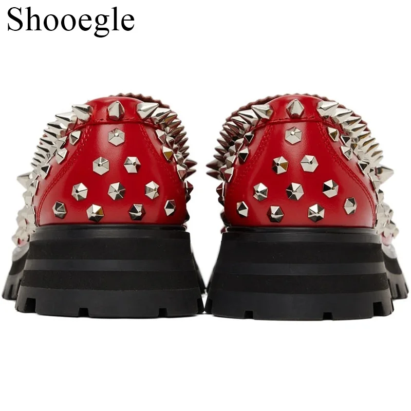 Svonces Shiny Gold Spiked Rivets Loafers Men Casual Shoes Red