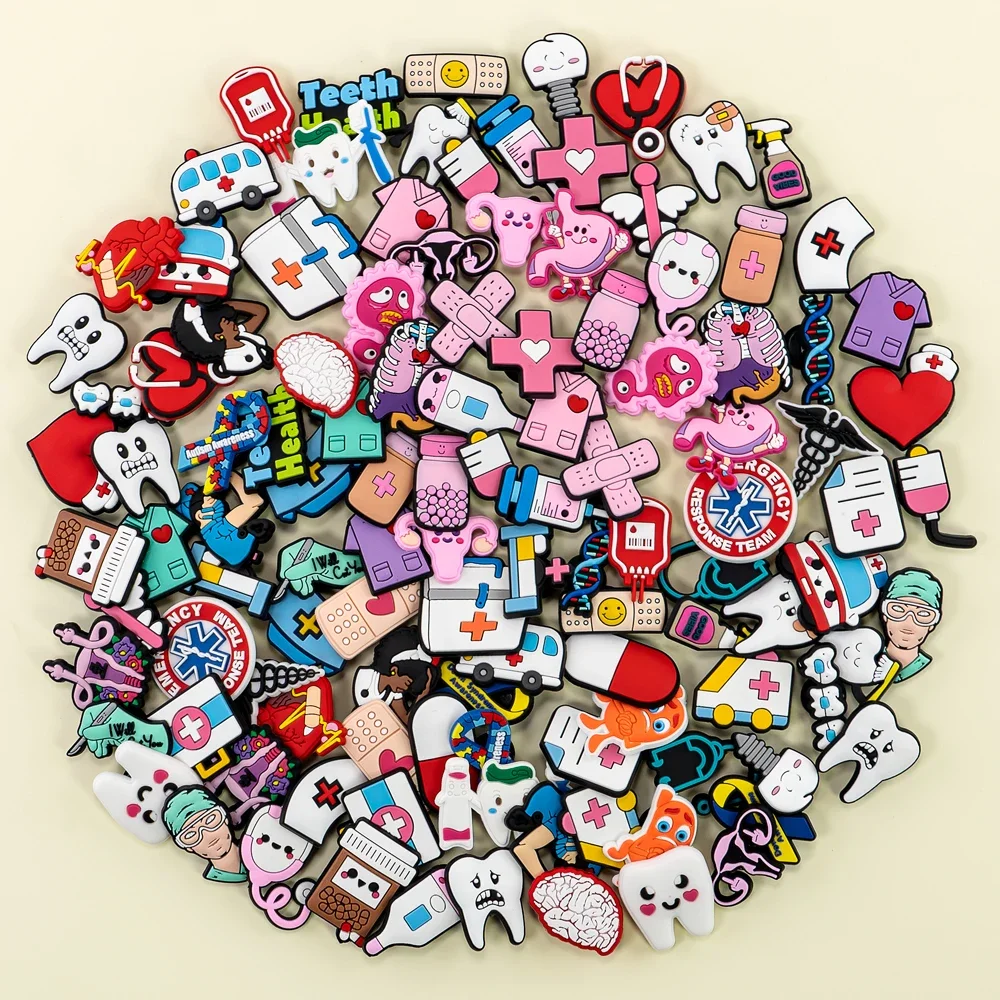 50 Stück Niedliche Medizinische Schuh-Charms Krankenschwestern Stethoskop Thermometer Schuh-Accessoires Zahnlose Herz-Pins Clog-Dekorationen