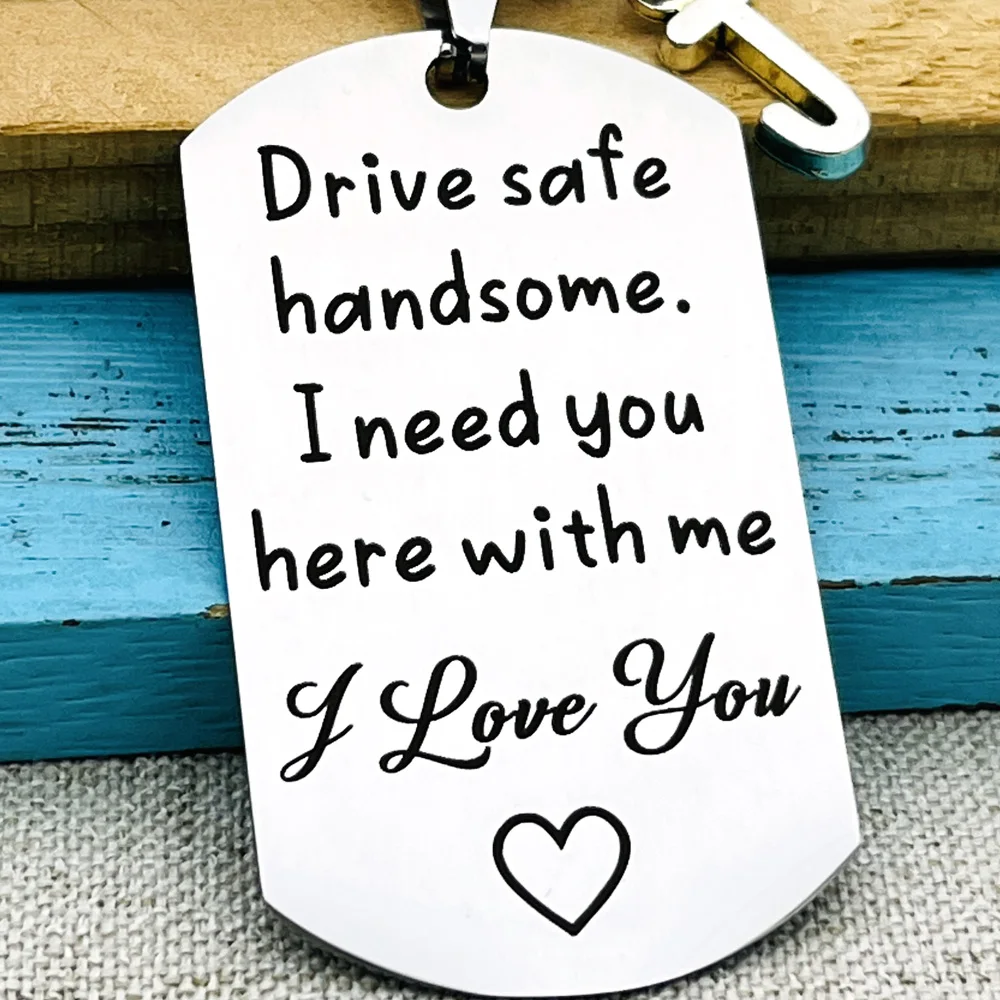 

Брелок для ключей с надписью «I Love You»