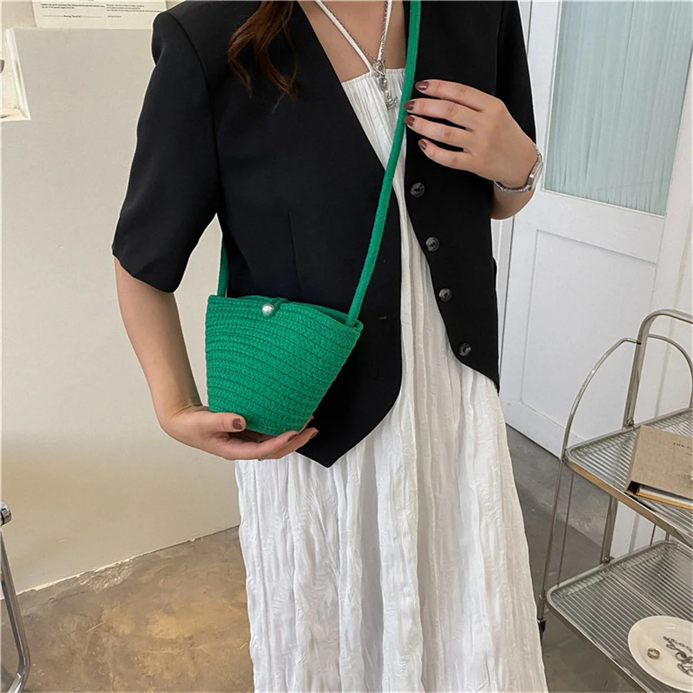 ISKYBOB Bohemian Crossbody Bag Women Crochet Knitting Handbag for 2023 Summer Beach Bags Handmade Wove Female Shoulder Mini Bag