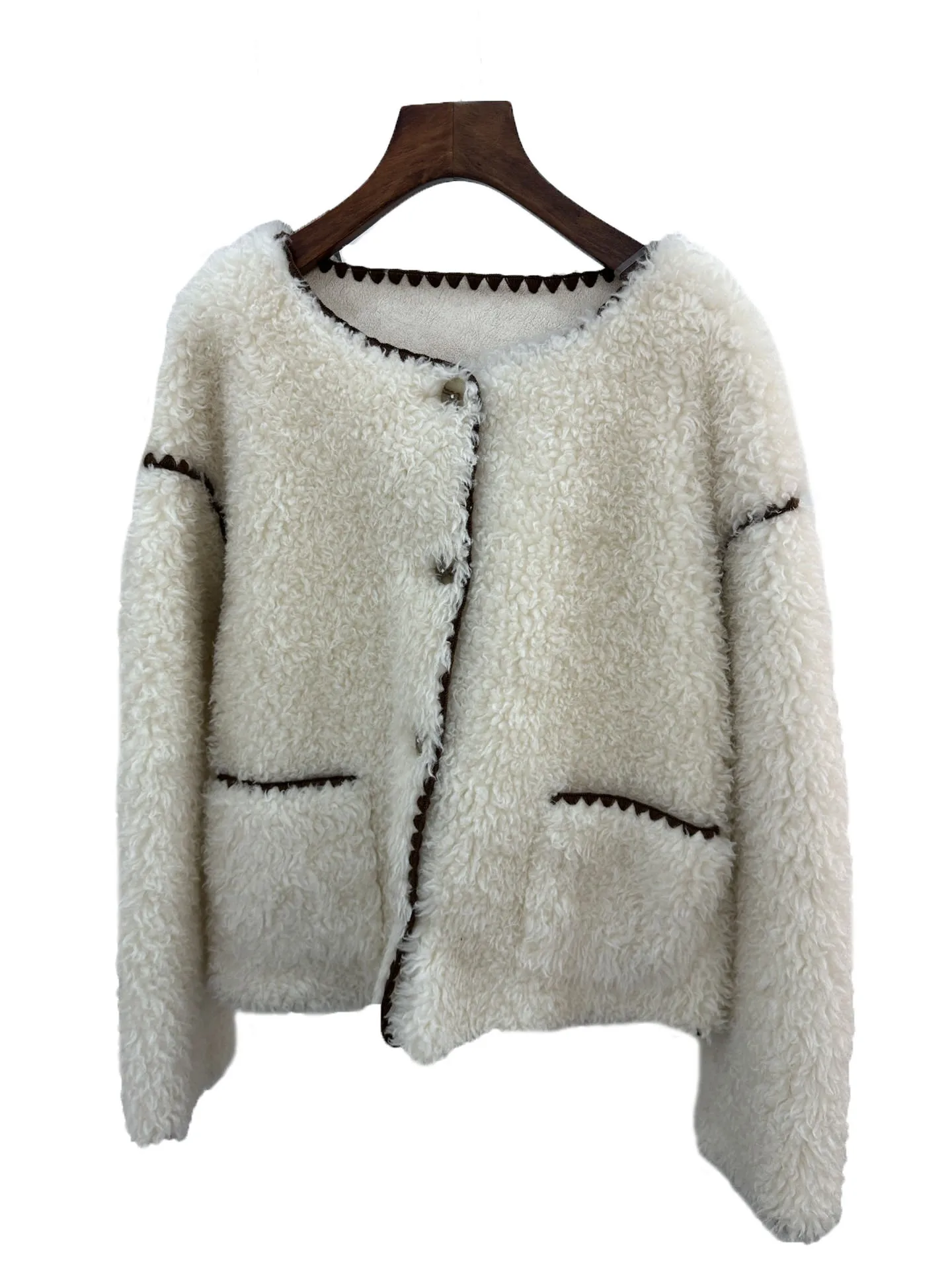 

Lamb wool jacket round neck short loose shape single-breasted design warm and cozy 2023 winter new 1102