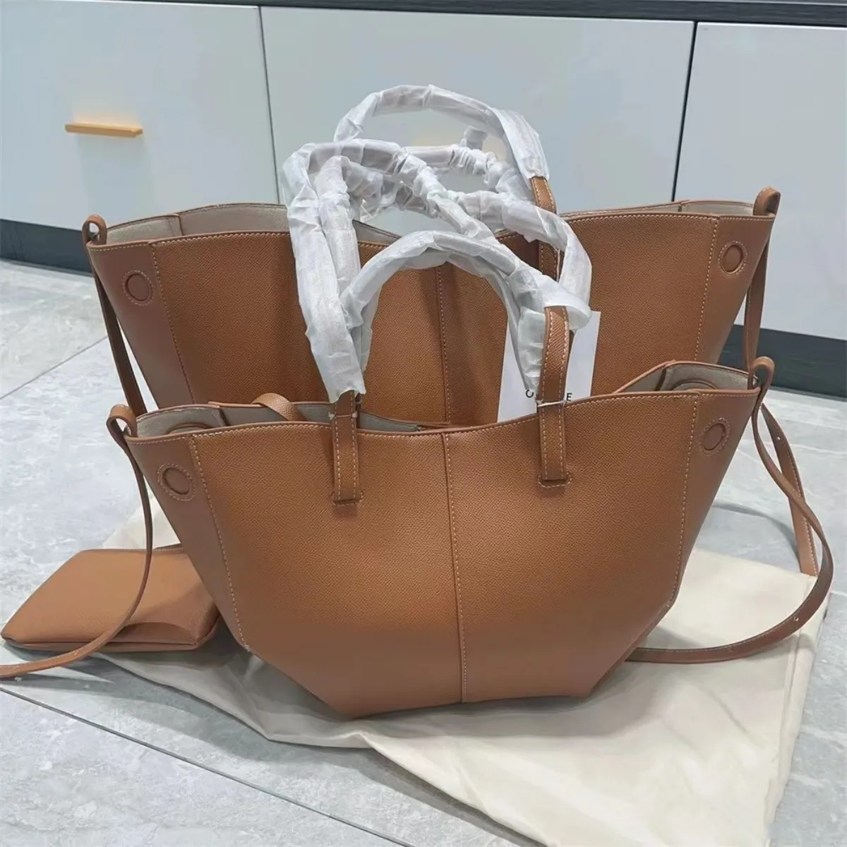 2024 New Small Size Shopping Tote Bags Women Cyme Handbags Genuine Leather Dumpling Bag Camel Shoulder Bag Ladies