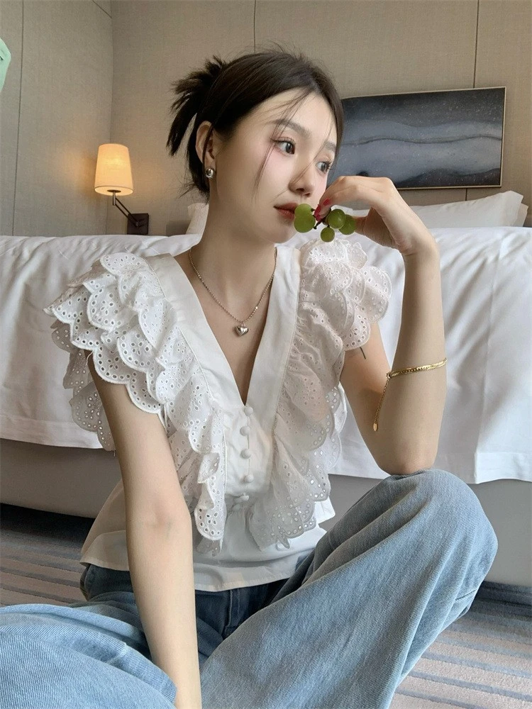 

2022 Summer New Korean Ins Small Fresh Age-reducing V-neck Sleeveless Ruffled Waist-slim French Shirt tops women tops