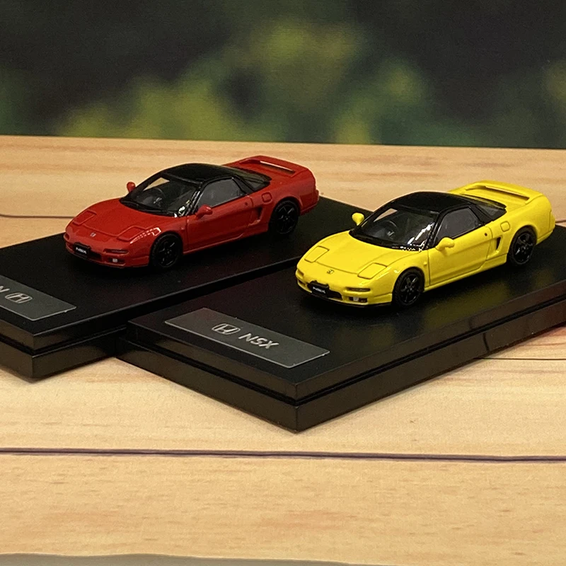 

LCD headlights can flip 1:64 Mk1 Na1 simulation sports car alloy model