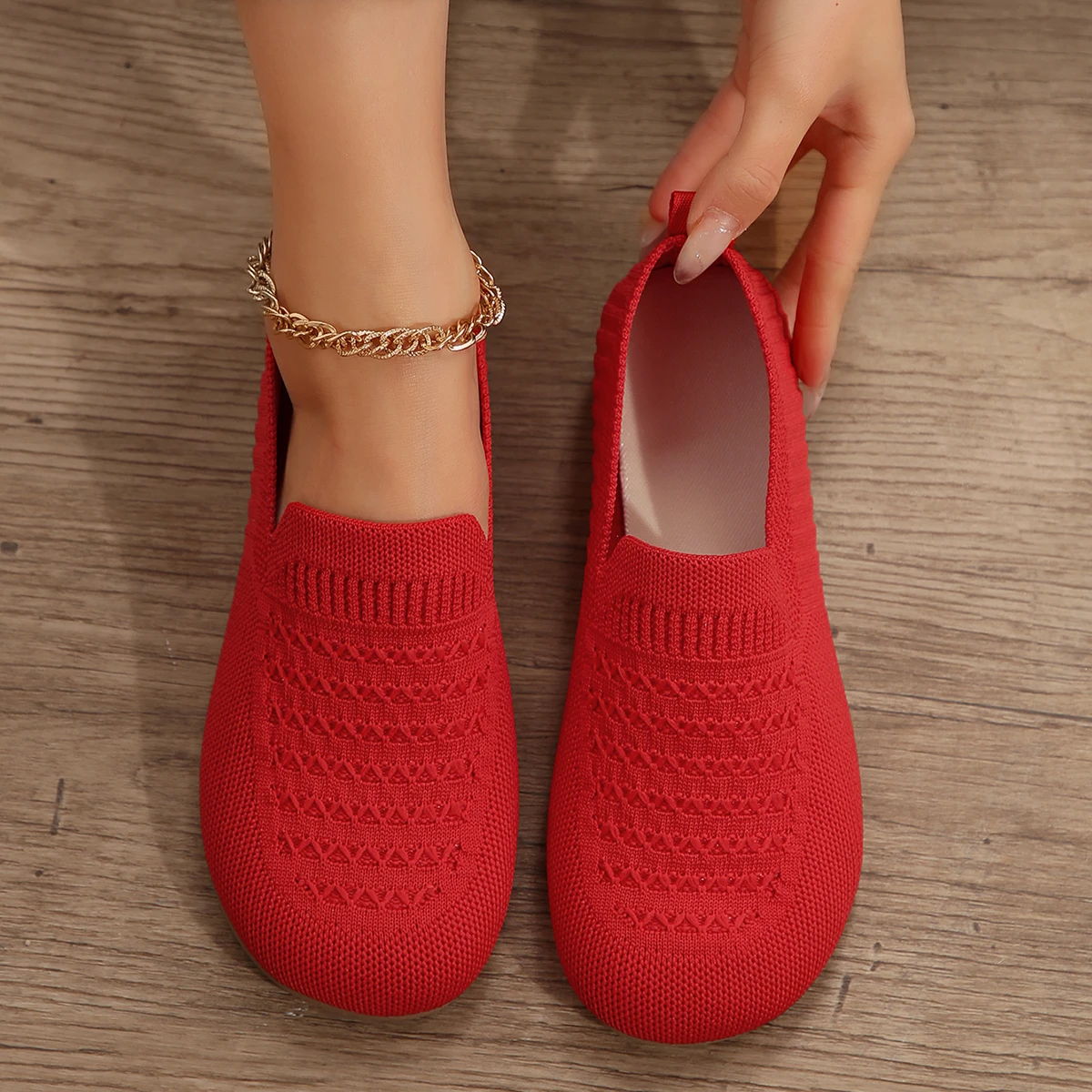 Рисунок 5 - Кроссовки женские сетчатые