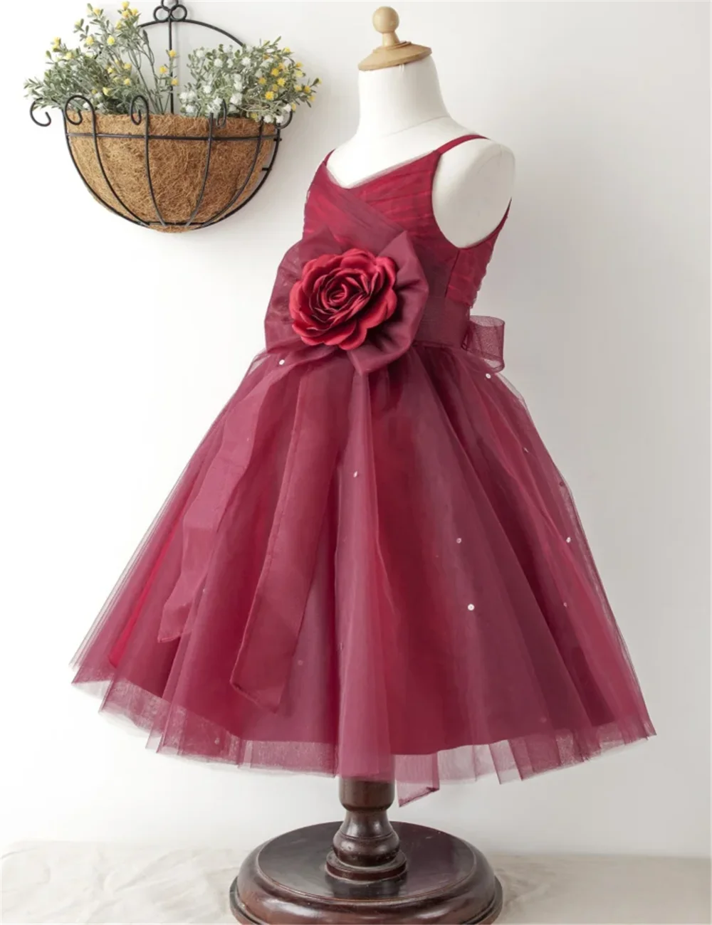 

First Communion Gowns Kids Dream Surprise Birthday Present Burgundy Flower Girl Dress Tulle Features With Straps Wedding Party
