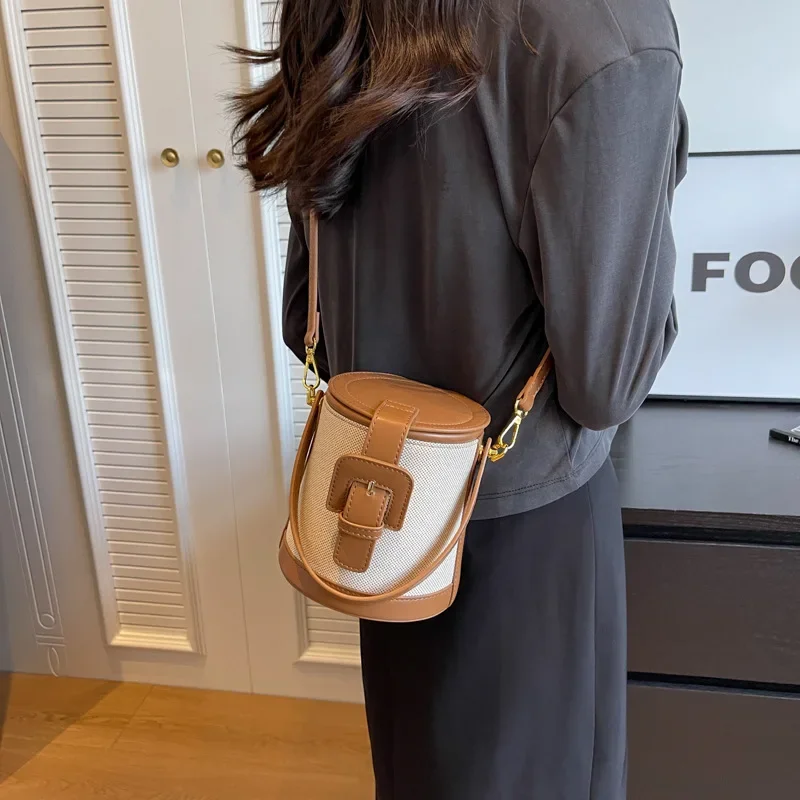 2024New Light Luxury Retro Bucket Bag Women's Canvas Contrast Spliced Crossbody Bag Fashionable and Trendy Handheld Shoulder Bag