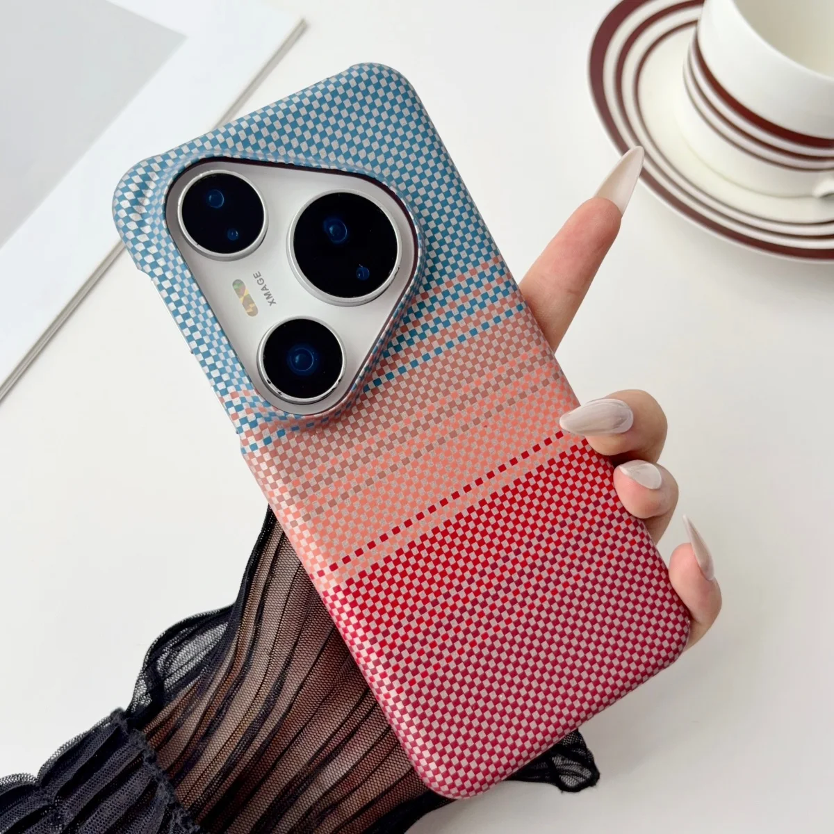 Luxury Carbon Fibre Kevlar Magnetic Phone Case with Magsafe Charging Feature
