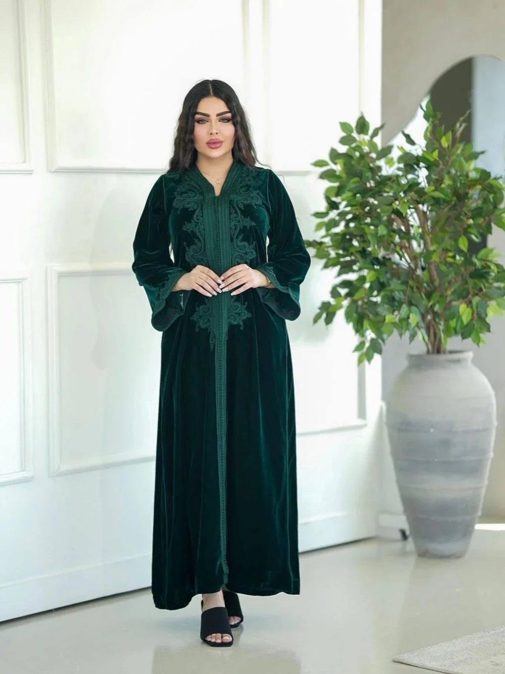 Arabská moderní v-neck soumrak šaty večírek samet kaftan a-line ples šaty elegantní nášivky talár vestido de slavnost