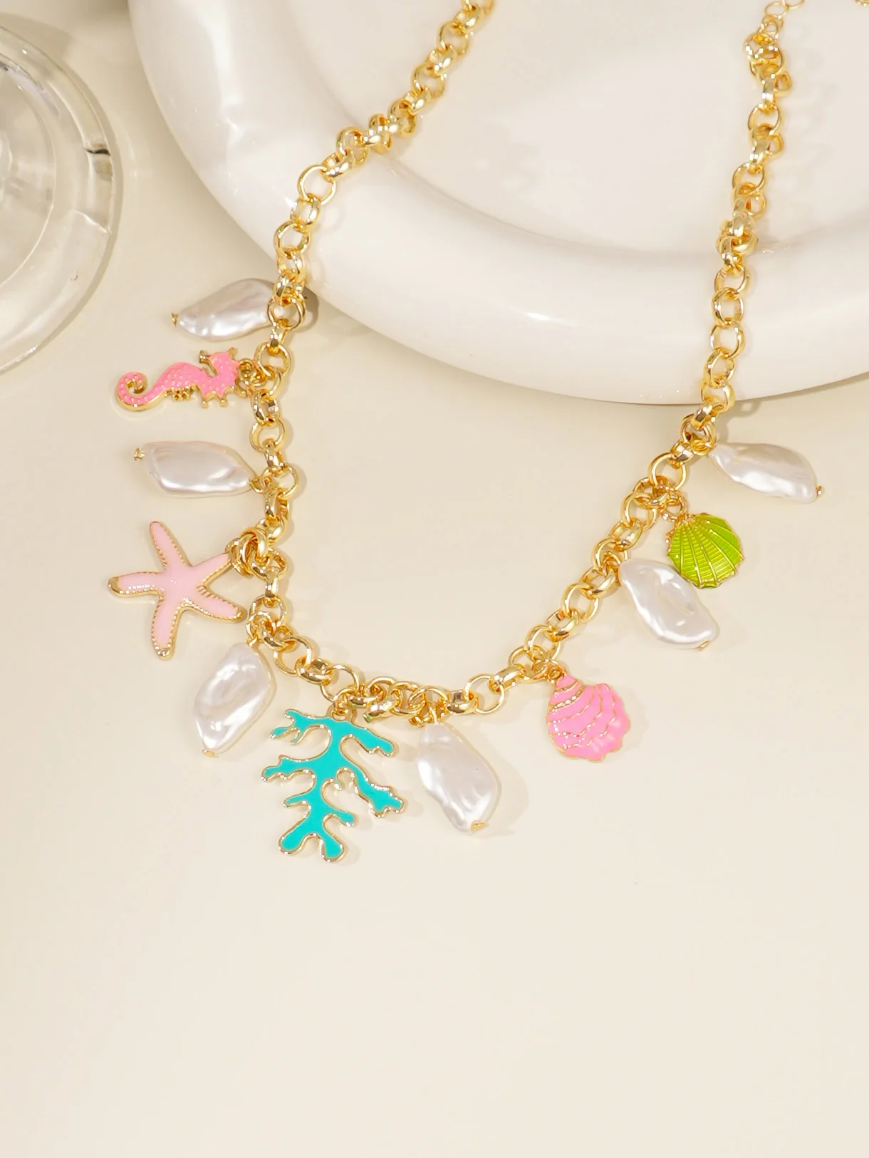 Charm Necklace Metal Imitation Pearl Design Suitable for Womens Beach