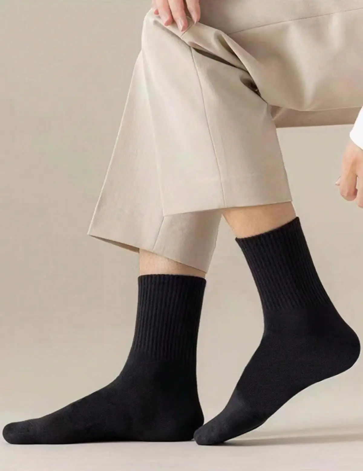 3/6Pairs of Plain Black and White Mid-Calf Socks for Men Autumn Winter