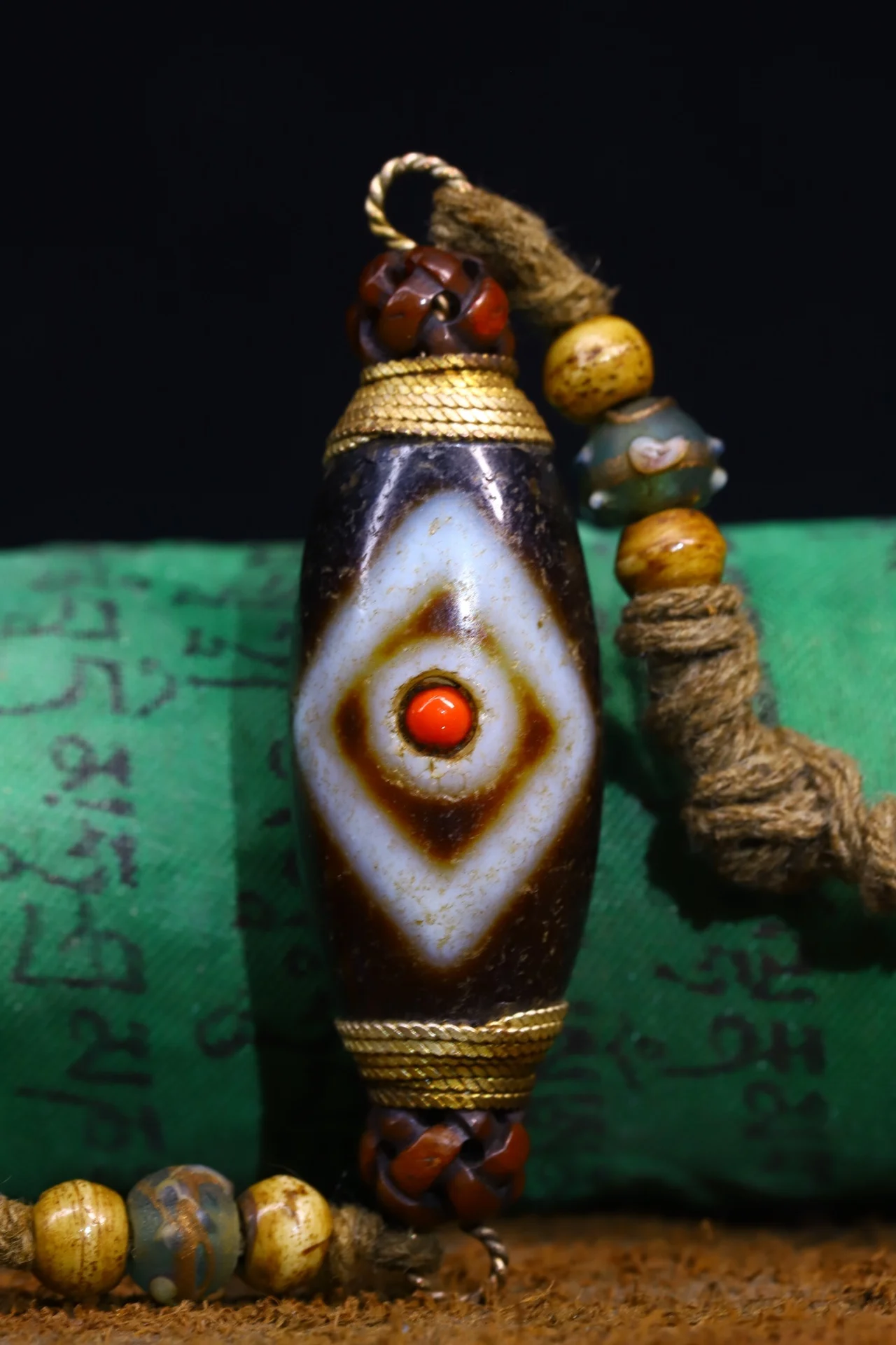 

3"Tibetan Temple Collection Old Natural agate mosaic Gem Dzi Beads Nine eyed dzi Amulet pendant Town house Exorcism