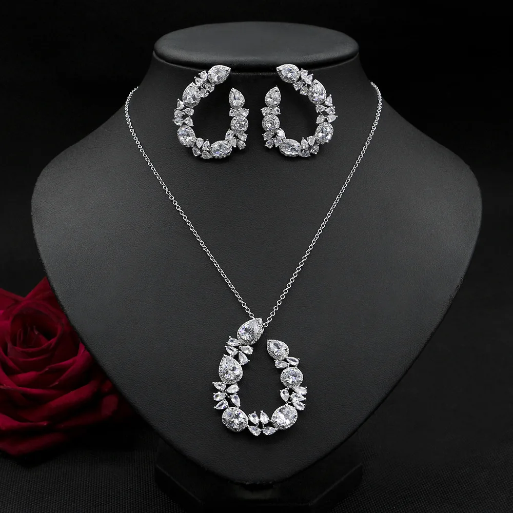 

Funmode European and American Jewelry Luxury Necklace Set Diamond Zirconia Emerald Earrings long Retro Temperament Tassel FS292