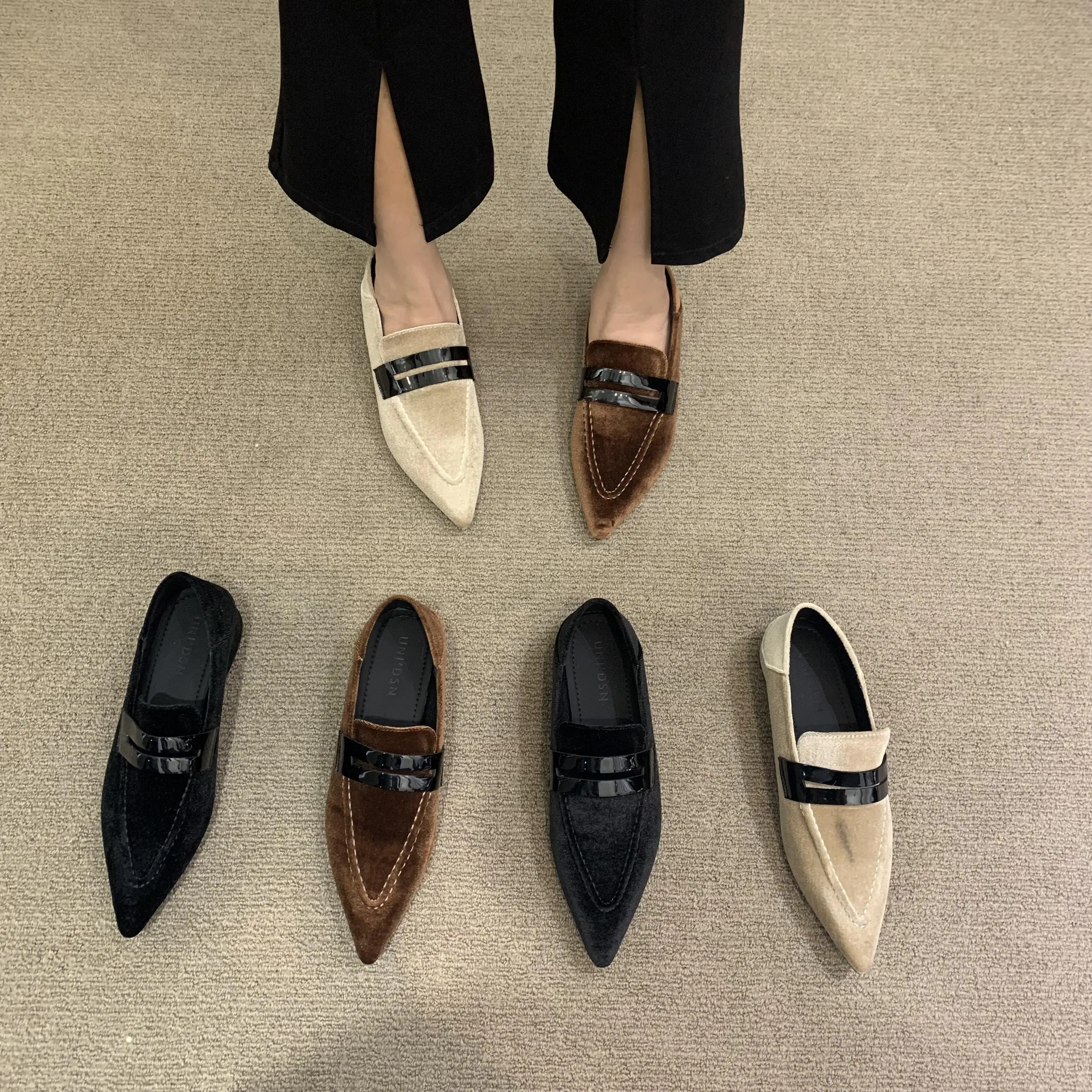 

Женские туфли с закрытым носком 2023 женская обувь с острым носком на низком каблуке Осенние повседневные кроссовки с искусственным мехом новое платье Re