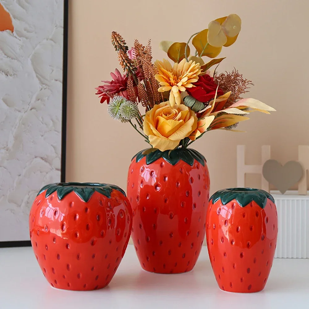 

Flower Vase Ceramic Fruit Flower Arrangement Pot Original Art Aquaculture Cute Strawberry Shape Vase Table Decoration Red