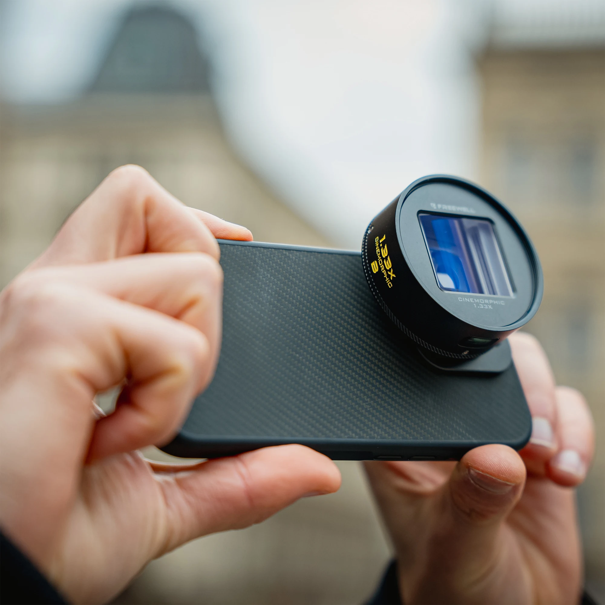 Freewell Neutral Streak 1.33x Anamorphic Lens Compatible 17mm Mount Phone Case – Perfect for Night Cityscapes Video Filmmaking 3