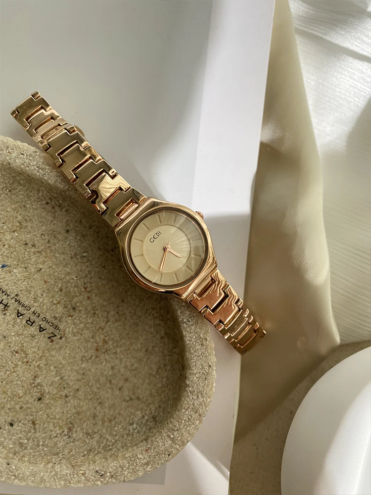 Fashion Simplicity Temperament  Chain Watch For women's girl Chain watch strap watch Women's accessories
