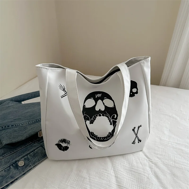 thumbnail image 1 of Bolso personalizado para estudiantes universitarios japoneses, bolso de hombro para el viaje a clase, nuevo bolso de mano informal de otoño 2024, 1 of 5