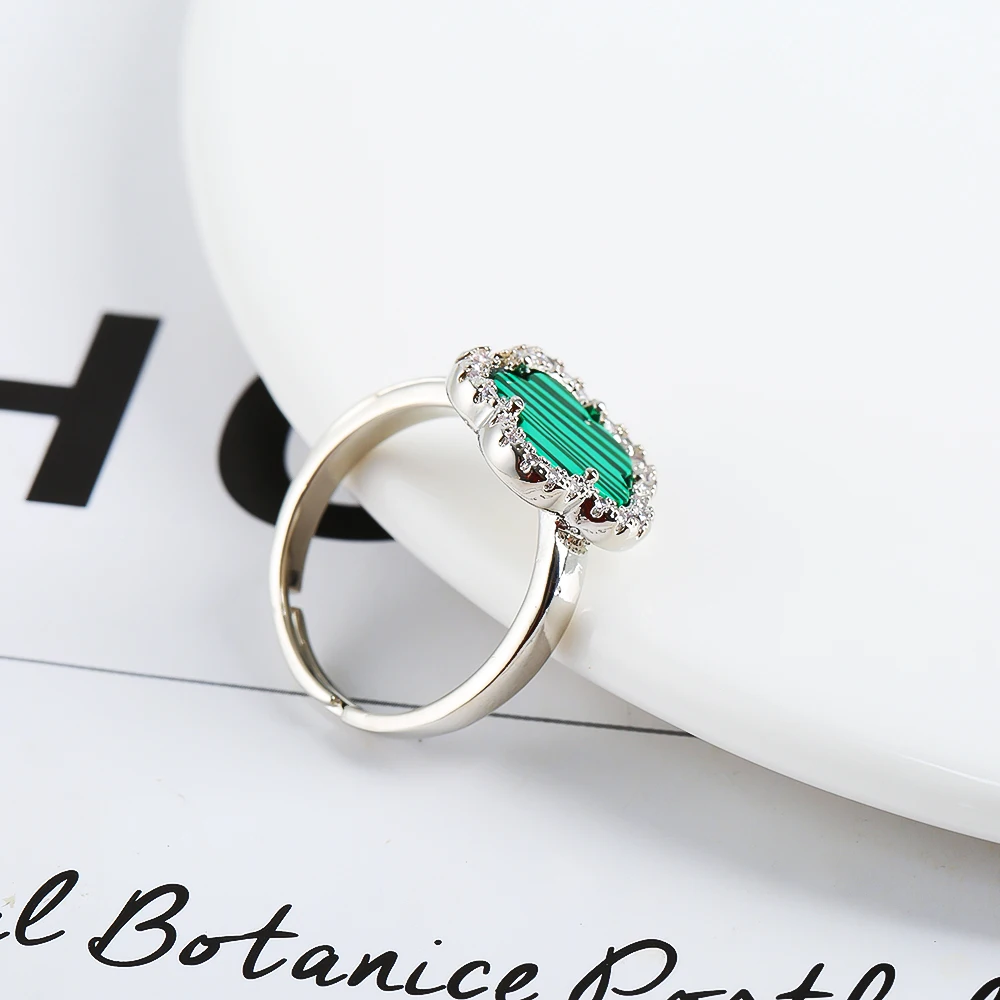 Plum Star Sapphire and Pavé-set Diamond Ring - Bijoux Extraordinaire