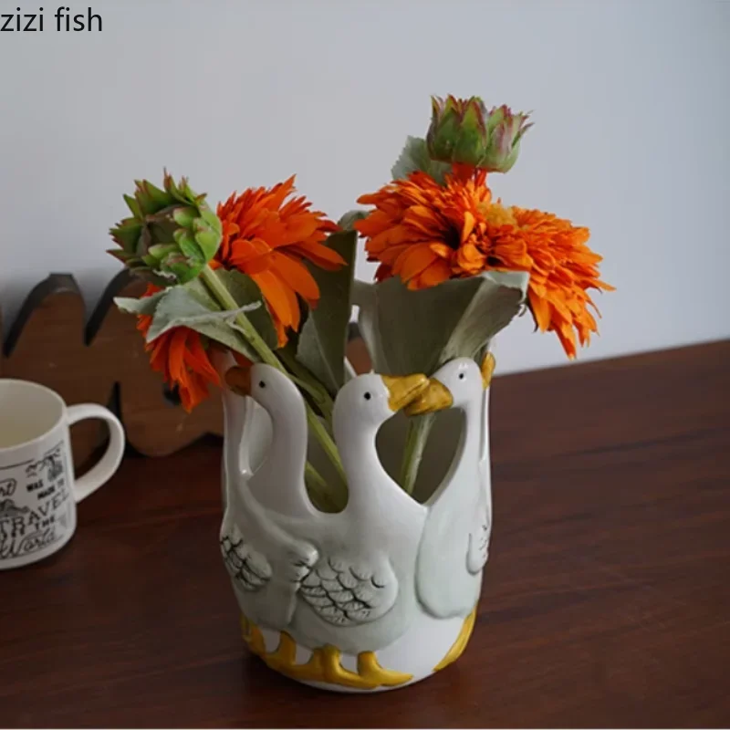 Hand Drawn Duck Shaped Ceramic Vase Animal Flowerpot Home Flower Arrangement Flower Vessels Dried Flower Vase Hydroponic Vases 5