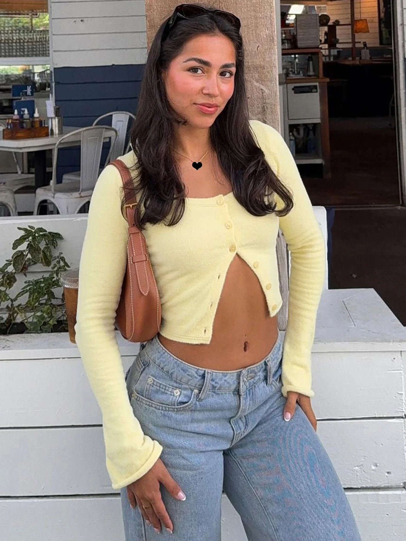Hugcitar Fashion Square Kragen Solide Lange Flare Hülse Tasten Sexy Crop T-Shirt Top Herbst Frauen Outfit Streetwear Party Festival
