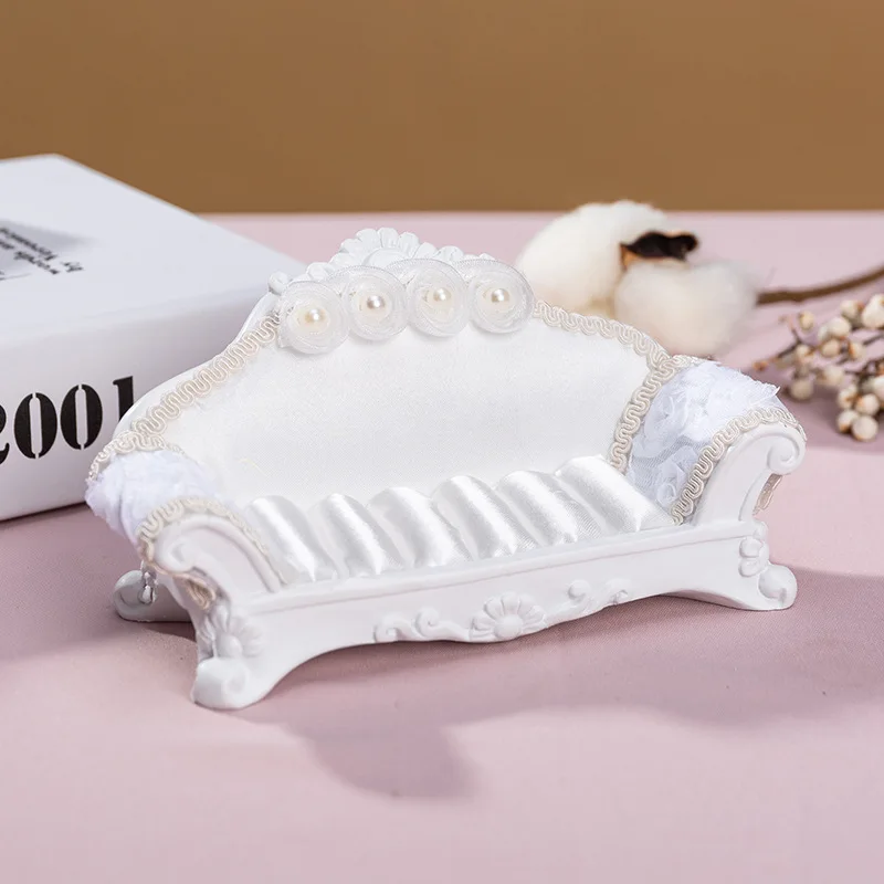 

Creative Resin Sofa Furnishing Articles Of Jewelry Wearing Jewelry Display Props Ring Receive Resin Handicraft