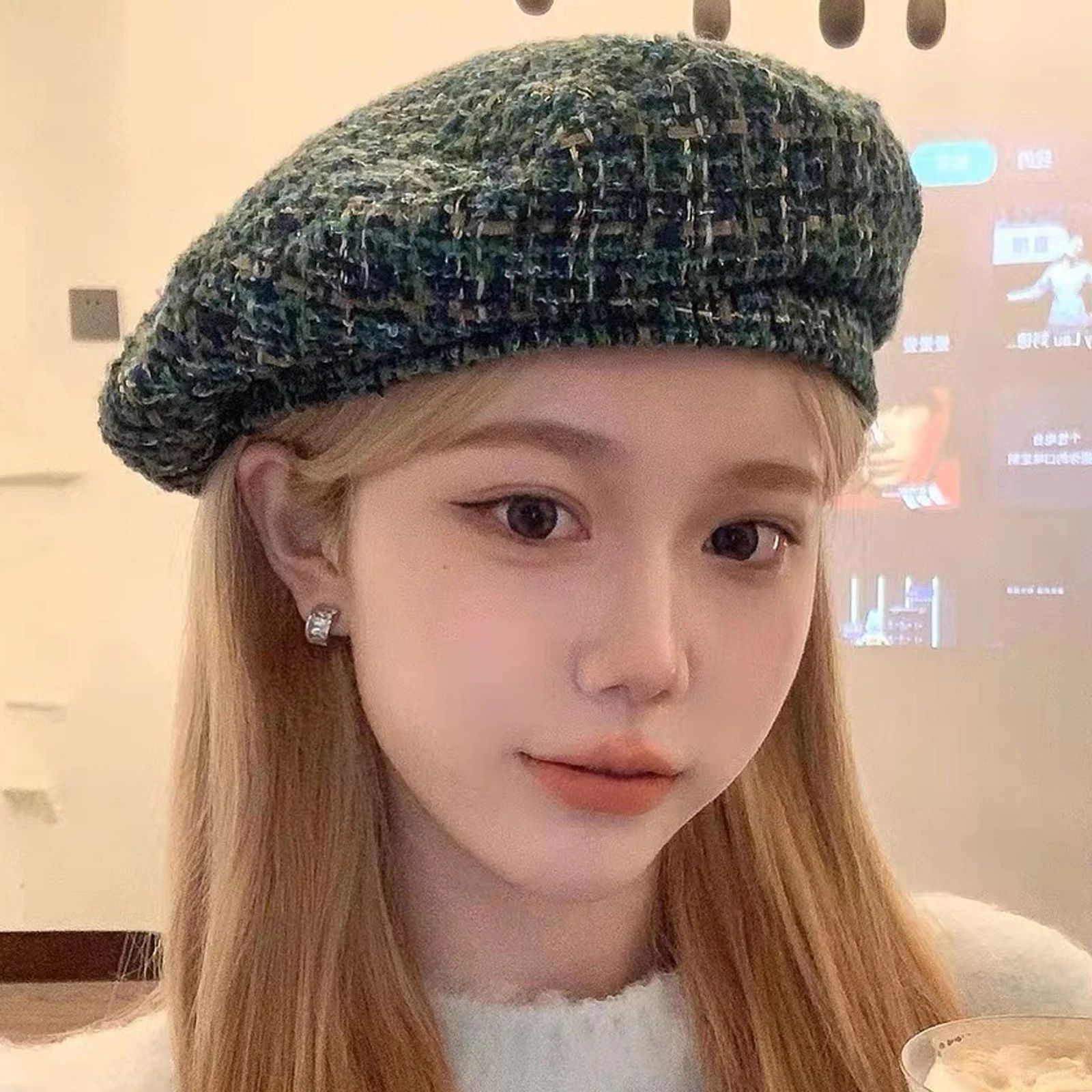 

2024 Fashion Women Retro Bright Silk Plaid Berets Artist French Painter Hat Girls Autumn Winter Warm Hat Female Warm Walking Cap