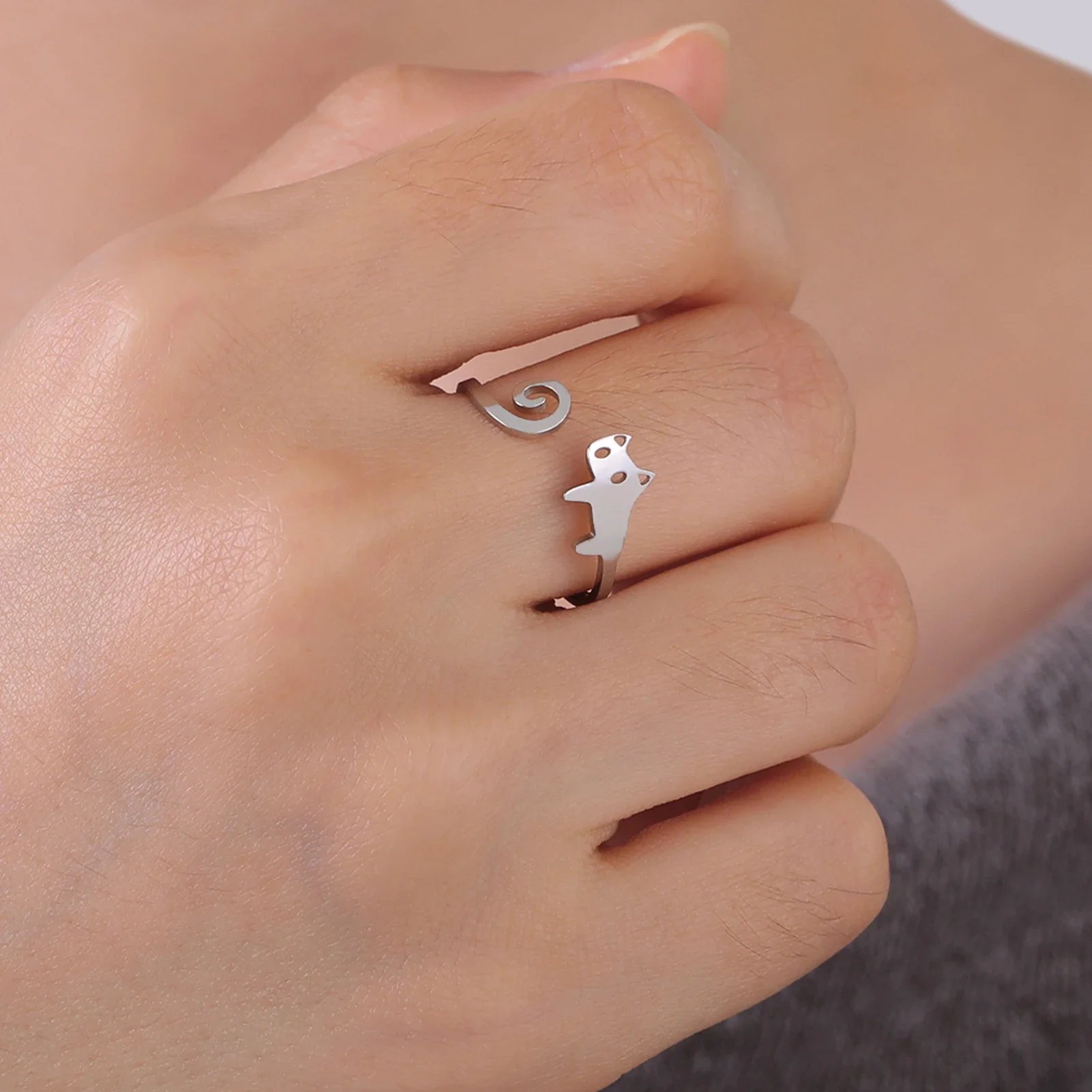 Cat ring wrap around finger