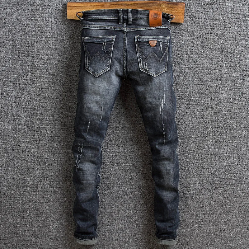 Рисунок 2 - Модные мужские джинсы в итальянском