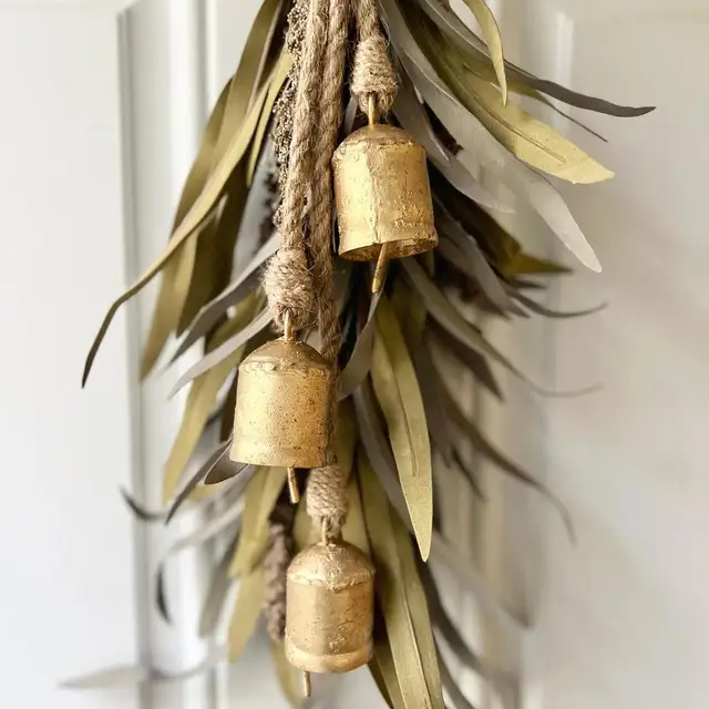 Weihnachtskranz Für Die Tür - 60cm Künstlicher Adventskranz Für Innen & Außen | Mit Weihnachtskugeln & Glocken