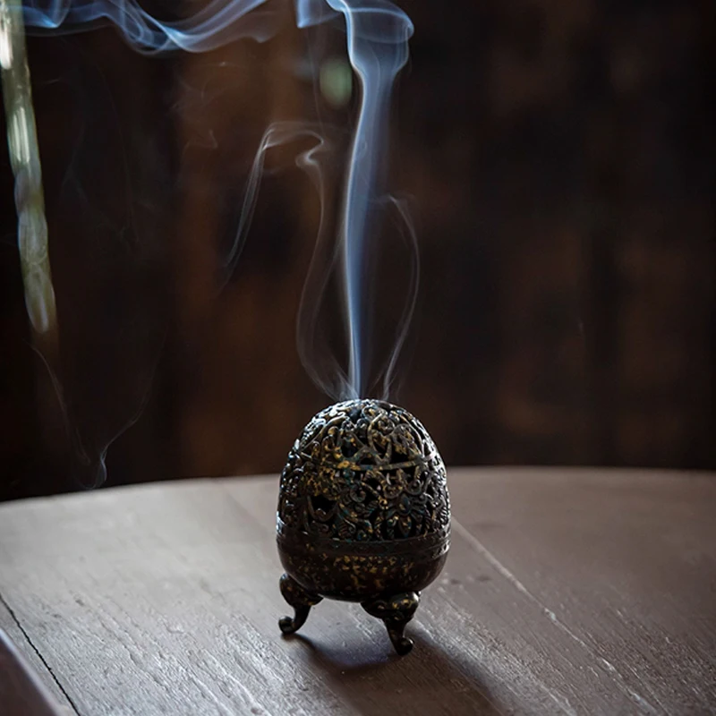 Three Legged Hollow Eggshell Small  Aromatherapy Furnace, Mini Zen Incense Burner, Home Indoor Tea Ceremony Room Decoration, 1Pc