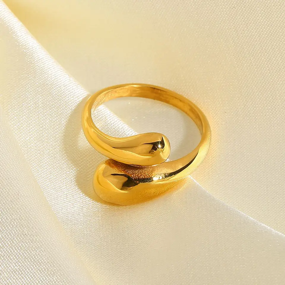 Anello Art Déco in oro bianco 18 carati con giada/giadeite intagliata - Italia