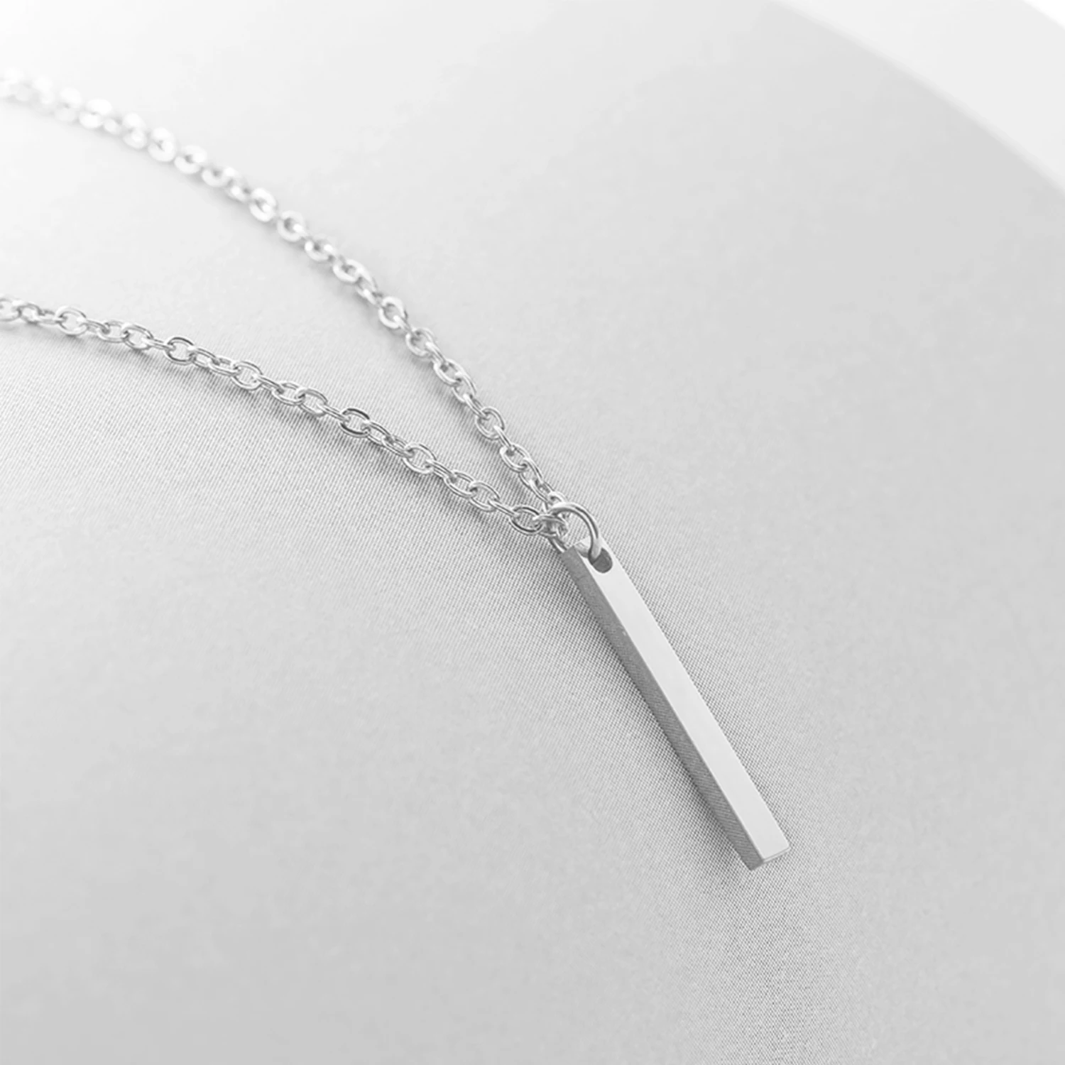 Hiraeva Edelstahl Vertikale Stab-Anhänger-Halskette für Damen, zierlicher minimalistischer horizontaler Stab-Choker-Schmuck – Detail 8